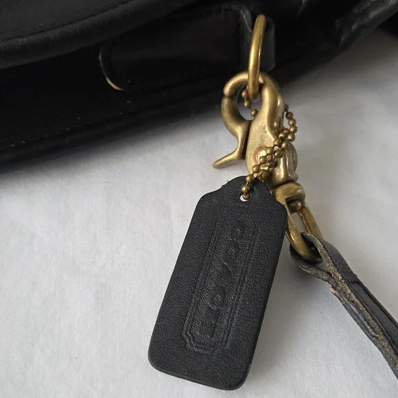 Vintage Leather Coach Pocket Purse 9755 - Picture 13 of 16